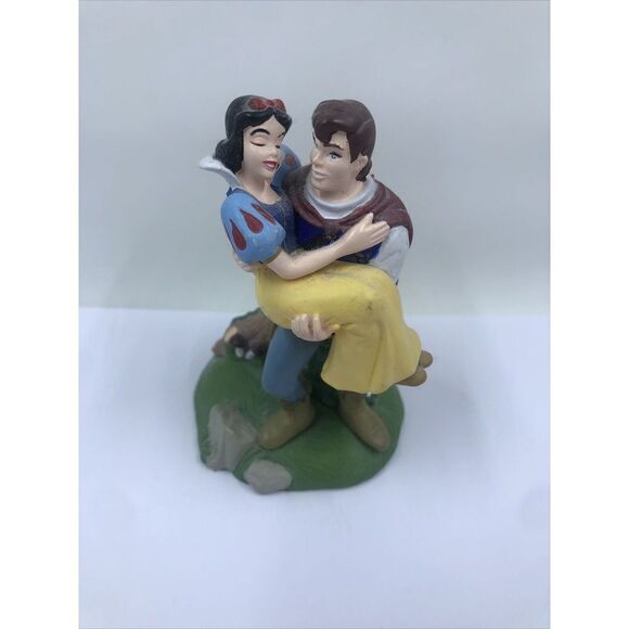 Disney  Snow White & Prince Charming Figurine. Classics PVC.Possible Cake Topper - Picture 1 of 7